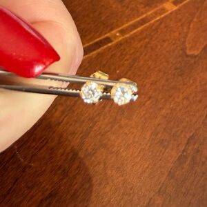 Vintage 14k Gold Cubic Zirconia Stud Earrings…Size 2mm